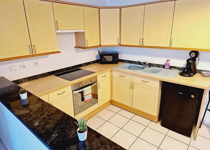 2 Bedrooms Private Parking Wifi Tv Daire Maubeuge