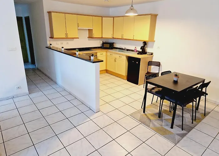 2 Bedrooms Private Parking Wifi Tv Appartamento